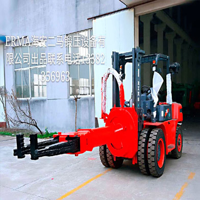 無(wú)軌鍛造裝取料機(jī)